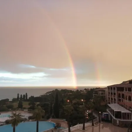 Duplex Atypique Avec Magnifique Vue Et Baie D'agay Appartement Saint-Raphaël